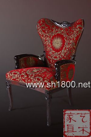 玫瑰椅 在“2009年度至尚优品”颁奖礼上亮相，其完美和优雅惊艳时尚界。