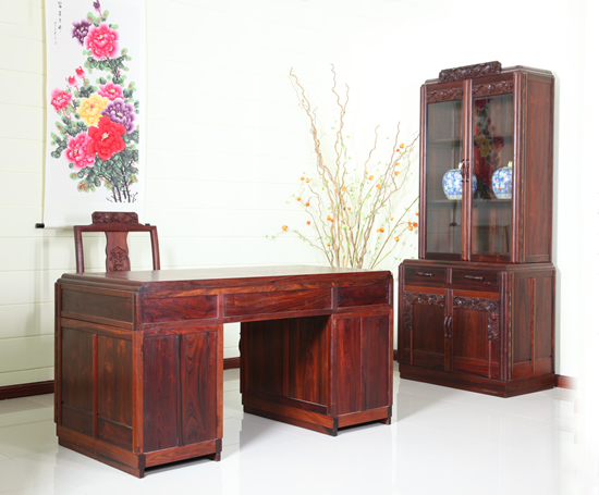 21世纪，上海知名企业老周红木生产的海派红木家具